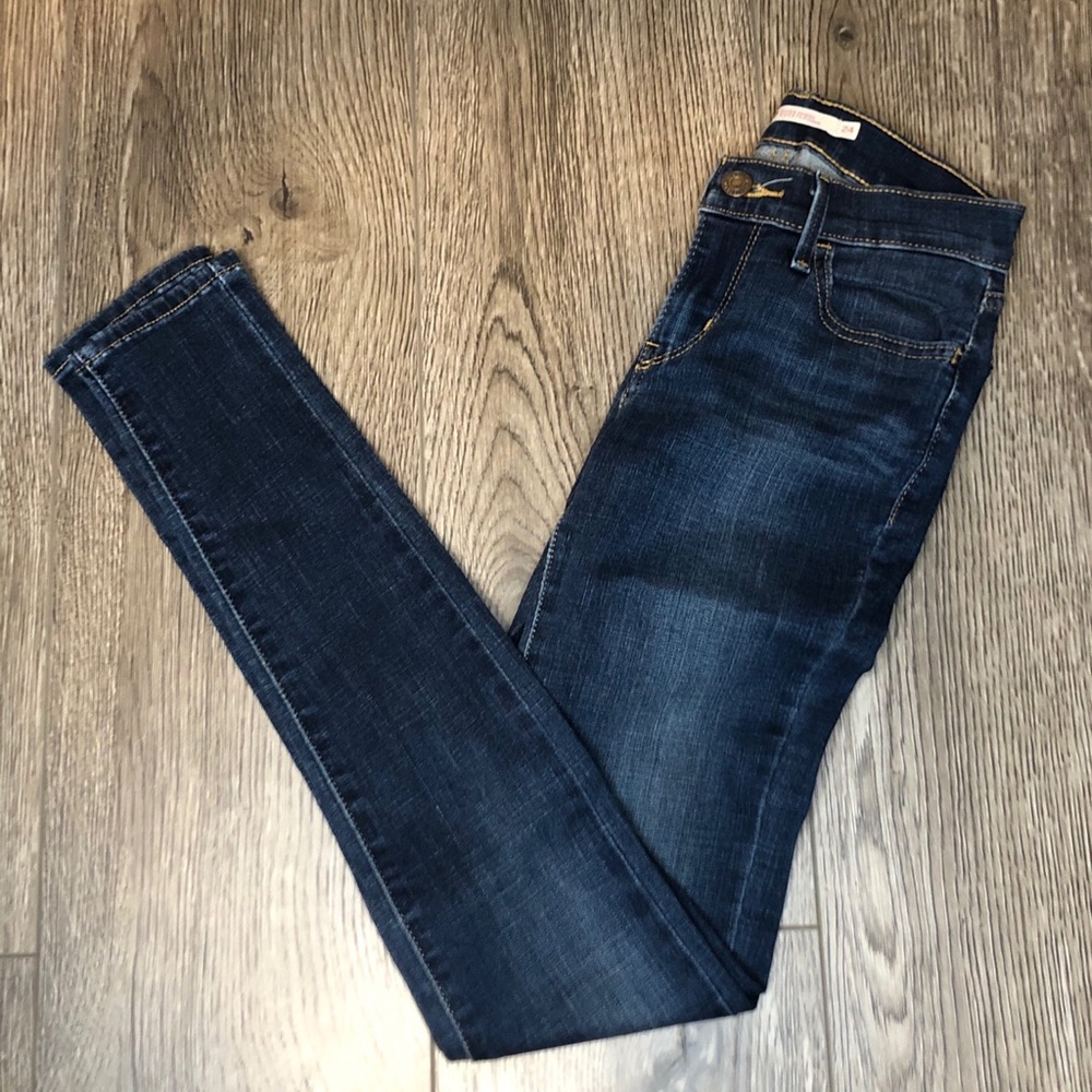 Levis 710